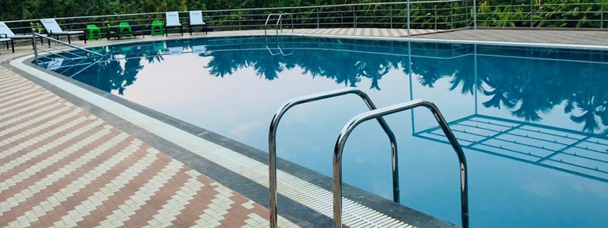 swimming pool of resort in dandlei